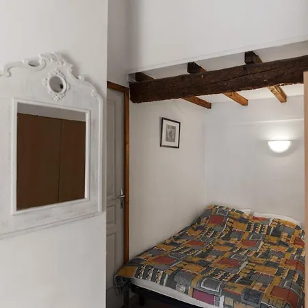 Le 39 3 Rue Trivalle Apartment *