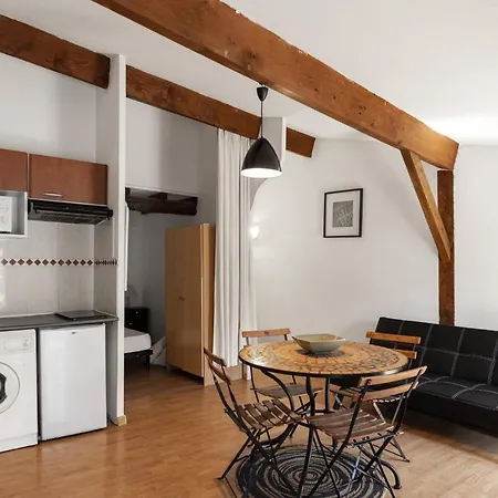 Le 39 3 Rue Trivalle Apartment *